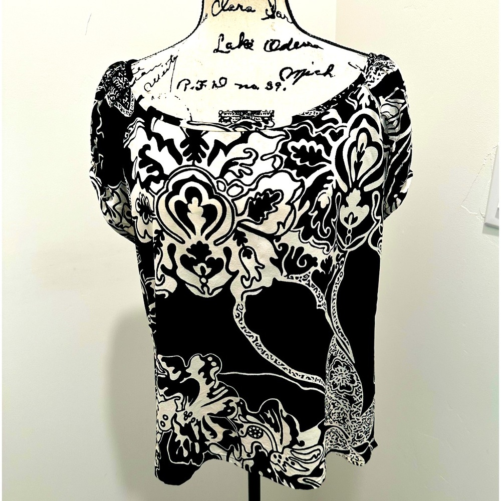 SOCA St John Size L. 92% Silk 8% Spandex
